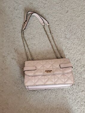 GUESS Quilted Chain Strap Shoulder Bag in Light Pink